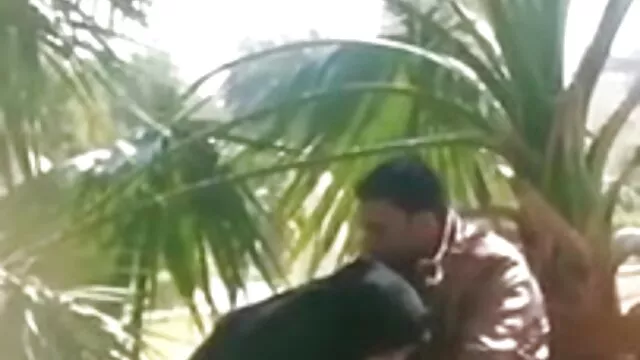 హాట్ తెలుగు అమ్మాయి సెక్స్ వీడియో స్ టాటూ వేసుకున్న భార్య పైపర్ కాక్స్ తన భర్త ముందు ఇబ్బంది పడుతోంది