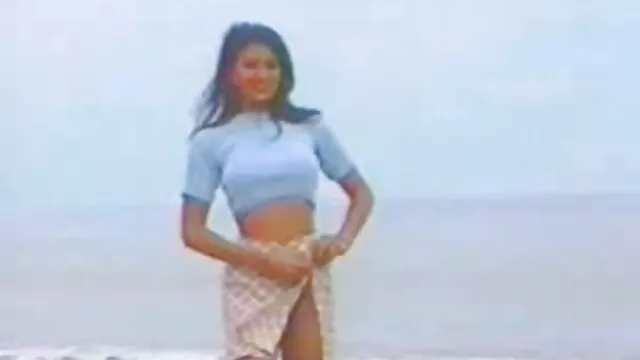 మఫుయు హనాసాకి యొక్క బట్టతల యోని డాగీలో డ్రిల్లింగ్ తెలుగు సెక్స్ వీడియో ఫిలిం చేయబడి, ఆమె తల ఇస్తుంది