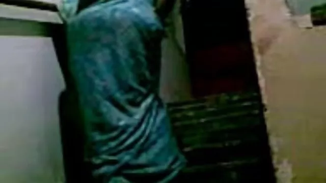 పెద్ద సెక్స్ టాయ్స్‌తో ఒకరినొకరు తిడుతున్న సెక్స్-ఆకలితో ఉన్న తెలుగు సెక్స్ వీడియో ఫిలిం స్లట్స్ యొక్క హాట్ సంకలనం